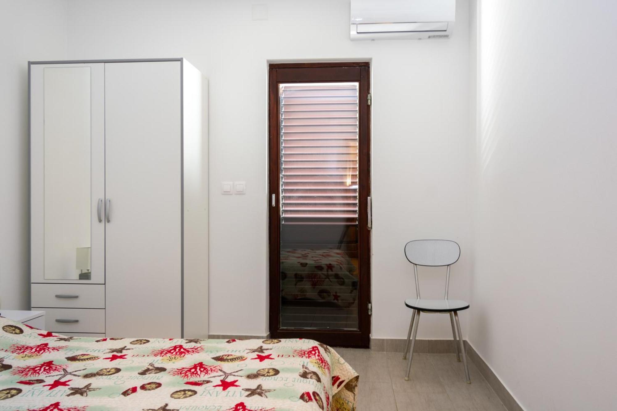 Apartments By The Sea Mandre, Pag - 3084 Kolan Cameră foto