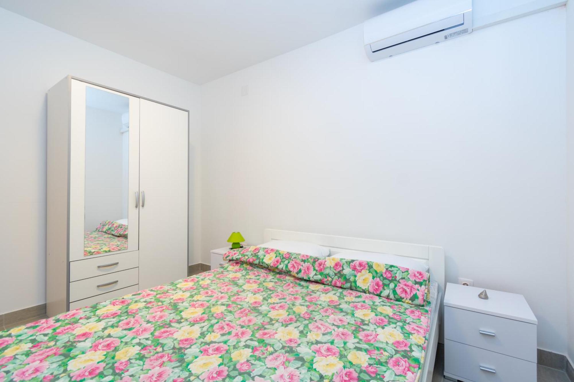 Apartments By The Sea Mandre, Pag - 3084 Kolan Cameră foto